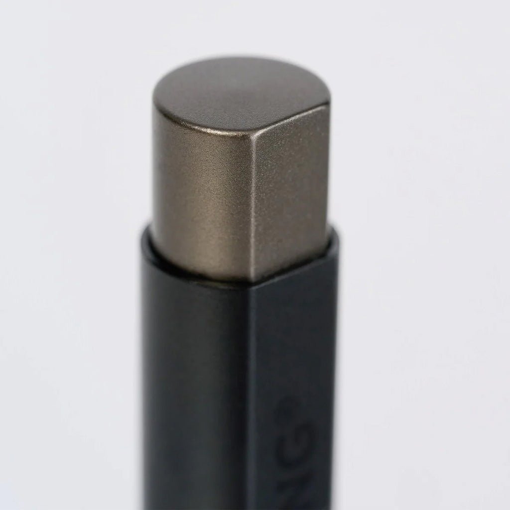 Blackwing Pen