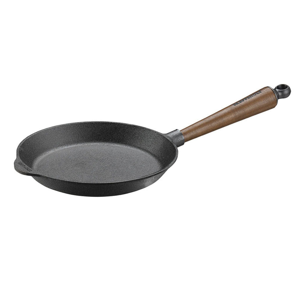Cast Iron Skillet 8.5" with Walnut Handle
