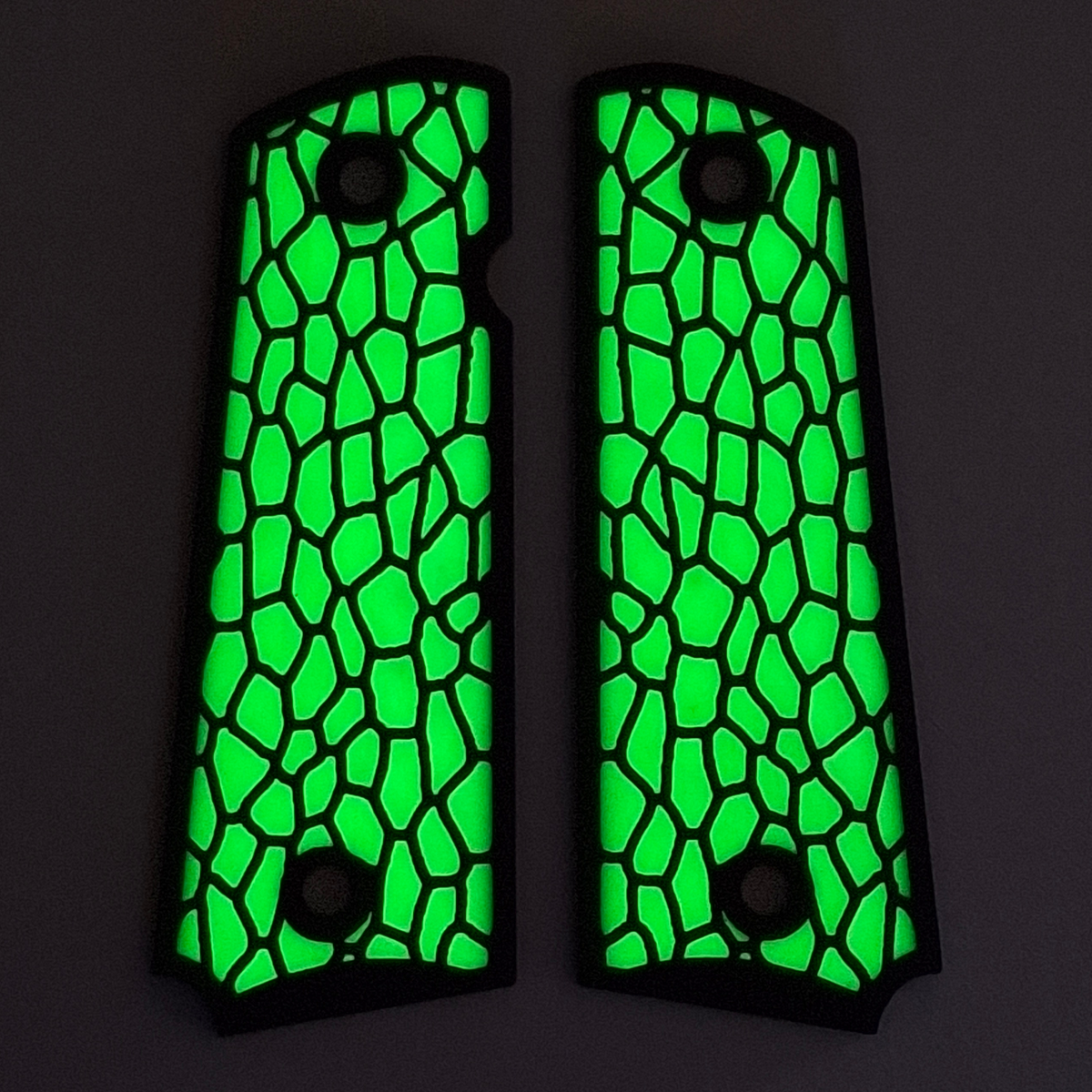 Glow in the Dark Reptile Printed 1911 Grips (Full Size)